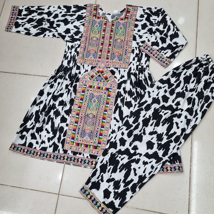 Traditional Balochi Embroidery with Pocket 2pc Suit